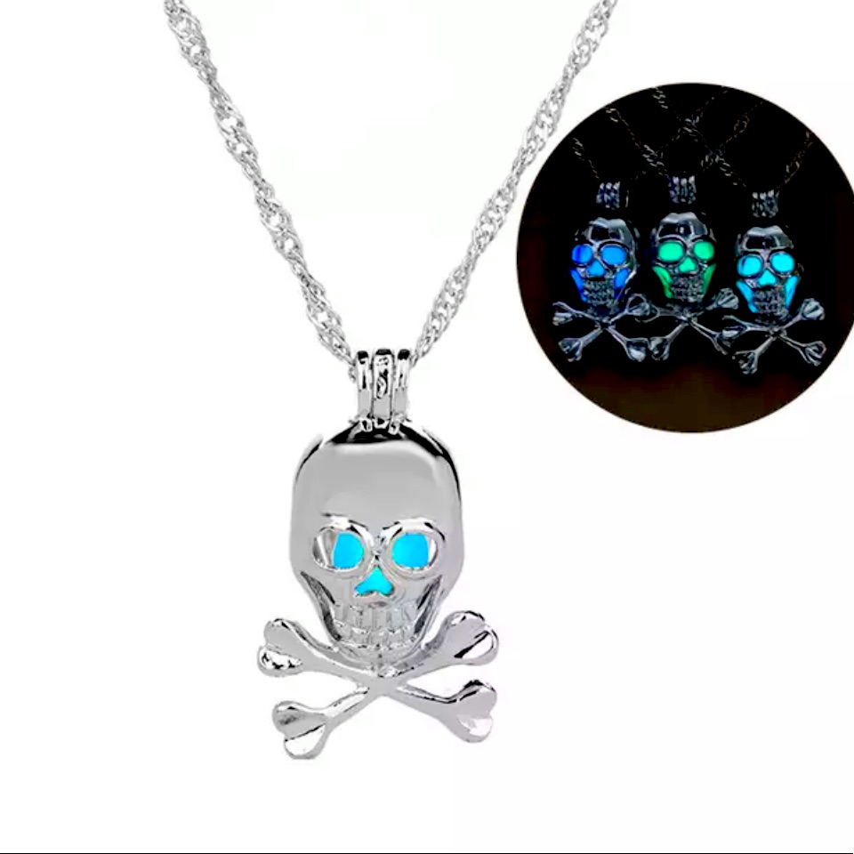 New Skull Silver Glow In The Dark Pearl Necklace